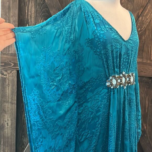 Badgley Mischka Collection Turquoise
Caftan Dress Sz- Medium Rare - Picture 5 of 16